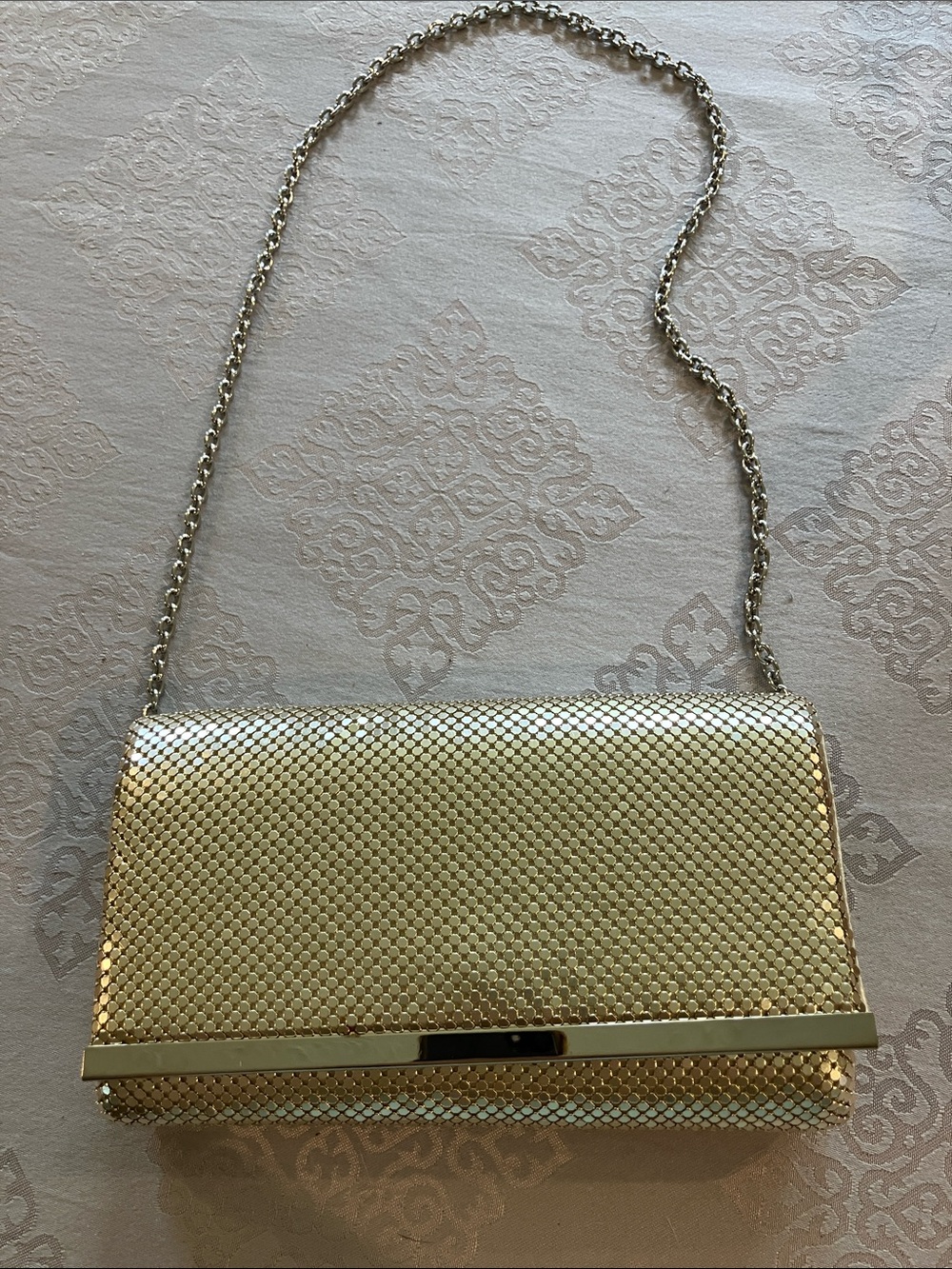 Gold Mesh Chain-Shoulder Clutch